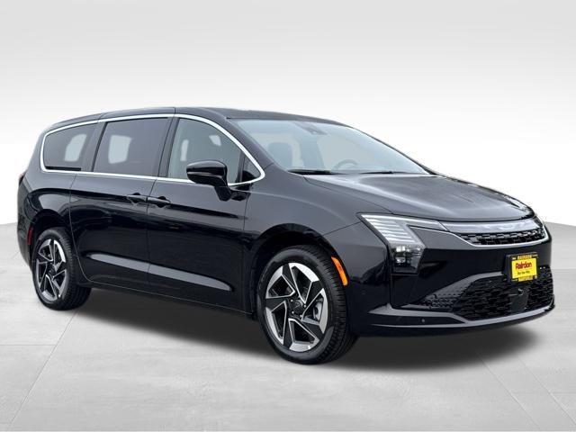 2027 Chrysler Pacifica Limited for sale in Arlington, WA