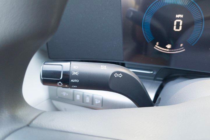 New 2027  HYUNDAI SE FWD image 28