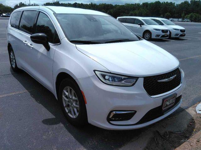 2025 Chrysler Pacifica Select for sale in Newnan, GA