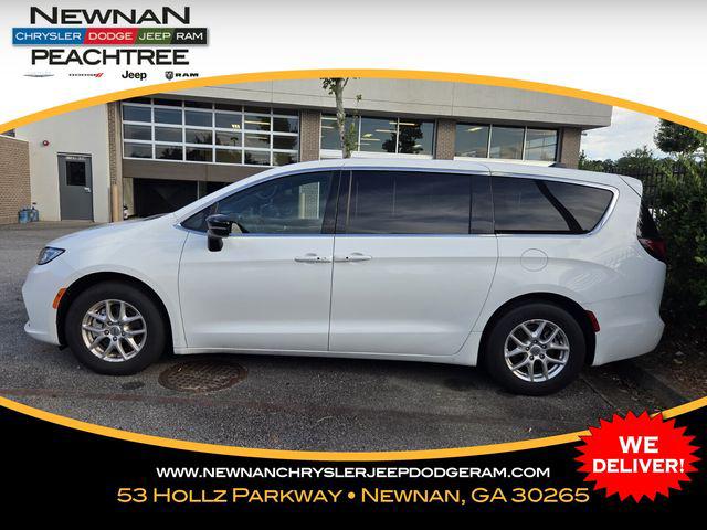 2025 Chrysler Pacifica Select for sale in Newnan, GA