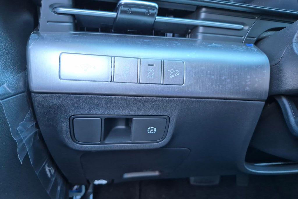 New 2027  HYUNDAI SE FWD image 31