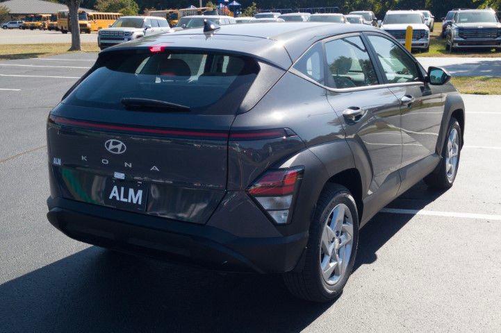 New 2027 Gray Hyundai SE FWD image 5