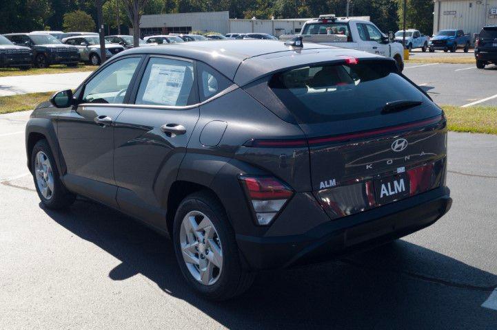 New 2027 Gray Hyundai SE FWD image 8