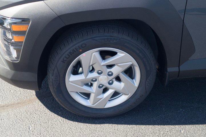 New 2027 Gray Hyundai SE FWD image 11
