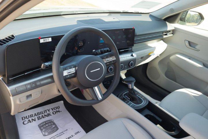 New 2027 Gray Hyundai SE FWD image 12