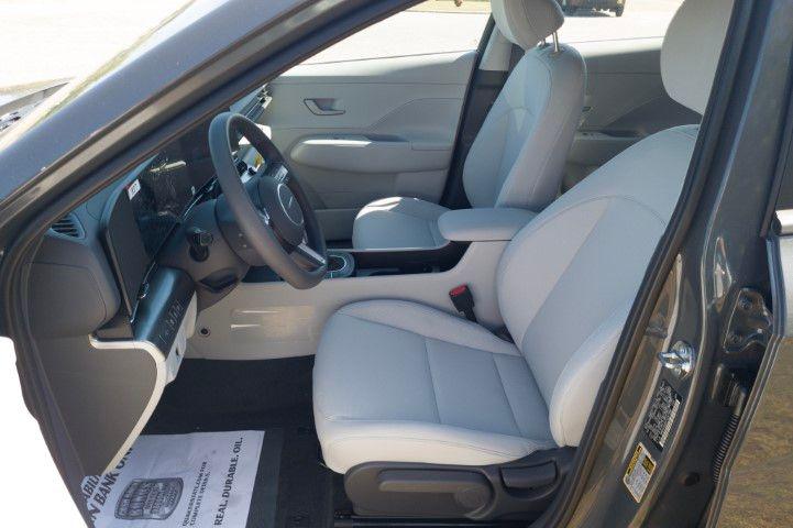 New 2027 Gray Hyundai SE FWD image 13