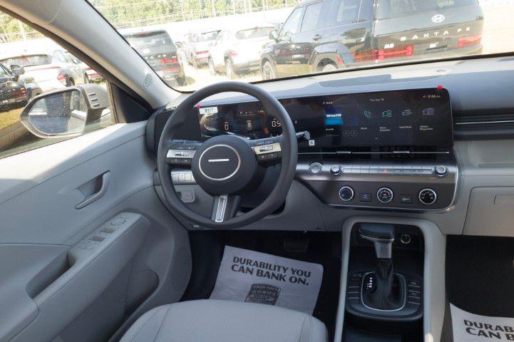 New 2027 Gray Hyundai SE FWD image 18