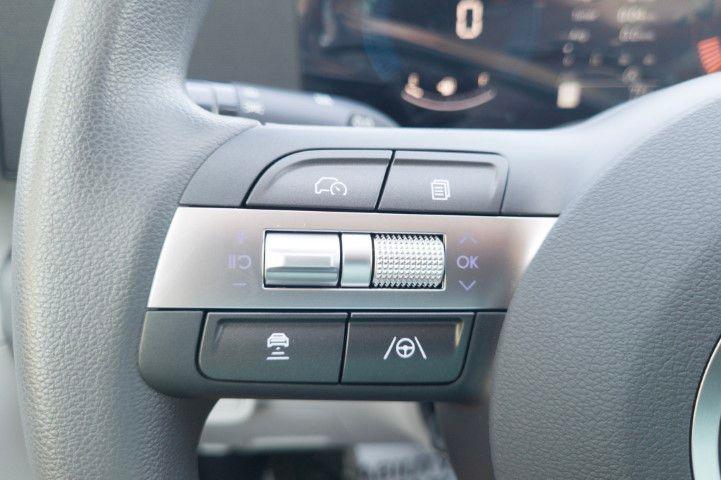 New 2027 Gray Hyundai SE FWD image 27