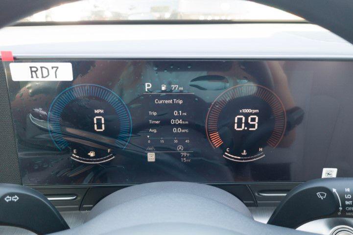 New 2027 Gray Hyundai SE FWD image 28