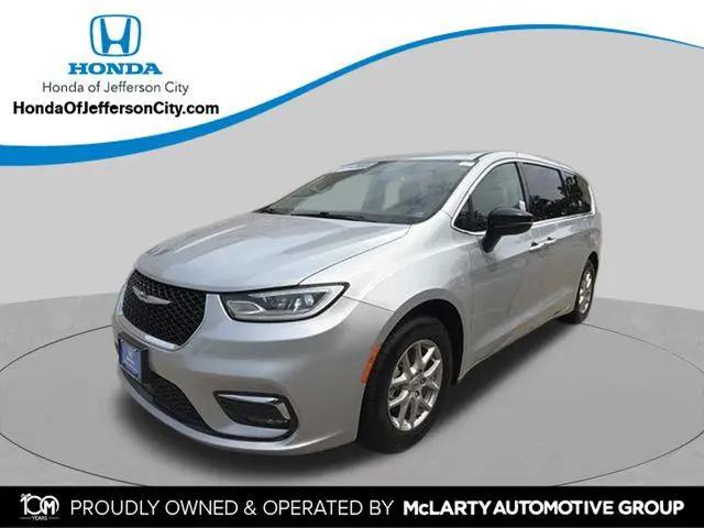 2024 Chrysler Pacifica Touring L for sale in Jefferson City, MO