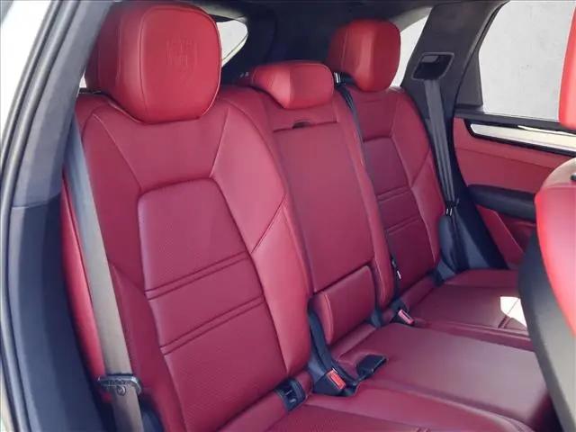 2023 Porsche Cayenne Turbo