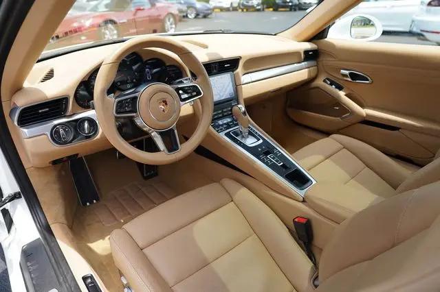 2017 Porsche 911 Carrera