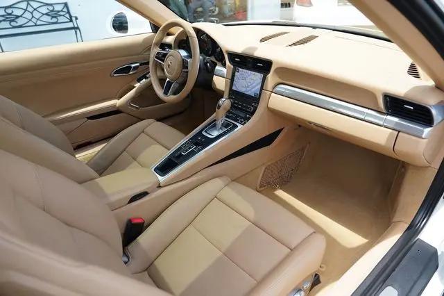 2017 Porsche 911 Carrera