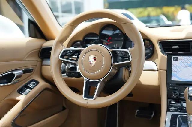 2017 Porsche 911 Carrera