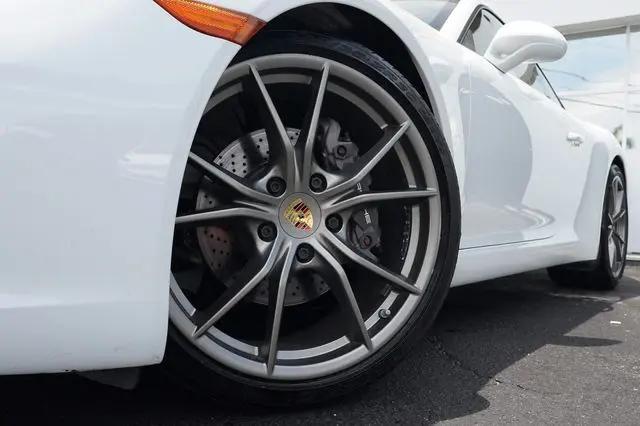 2017 Porsche 911 Carrera