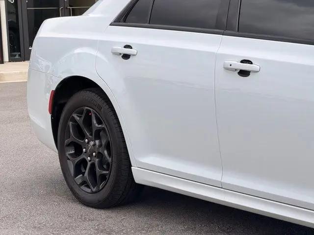 2023 Chrysler 300 Touring L AWD