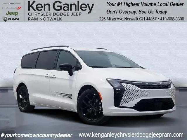 2027 Chrysler Pacifica Select for sale in Norwalk, OH