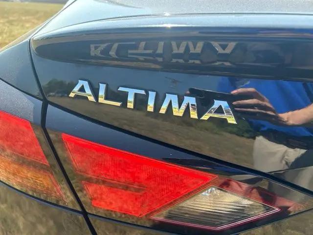 2021 Nissan Altima SR FWD