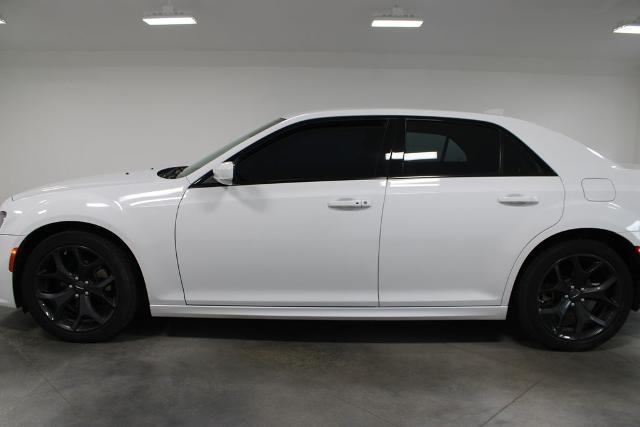 2023 Chrysler 300 Touring L
