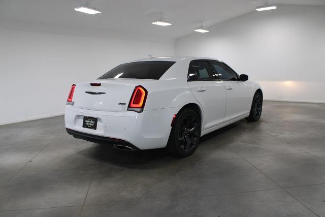 2023 Chrysler 300 Touring L