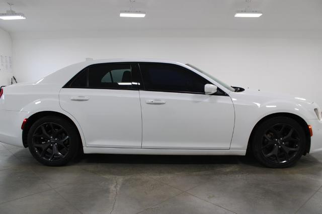 2023 Chrysler 300 Touring L