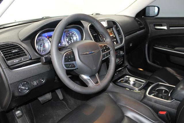 2023 Chrysler 300 Touring L