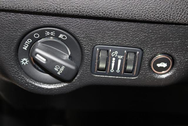 2023 Chrysler 300 Touring L