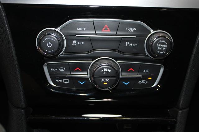 2023 Chrysler 300 Touring L