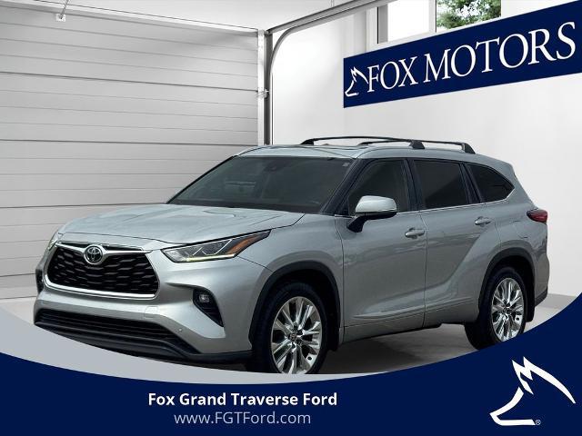 2023 Toyota Highlander Limited for sale in Traverse City, MI