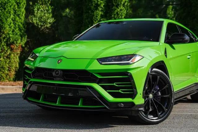2021 Lamborghini Urus Standard