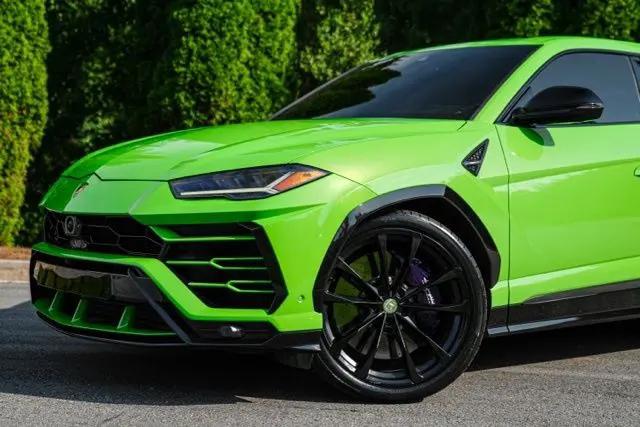 2021 Lamborghini Urus Standard