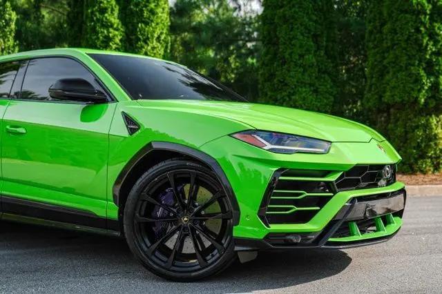 2021 Lamborghini Urus Standard