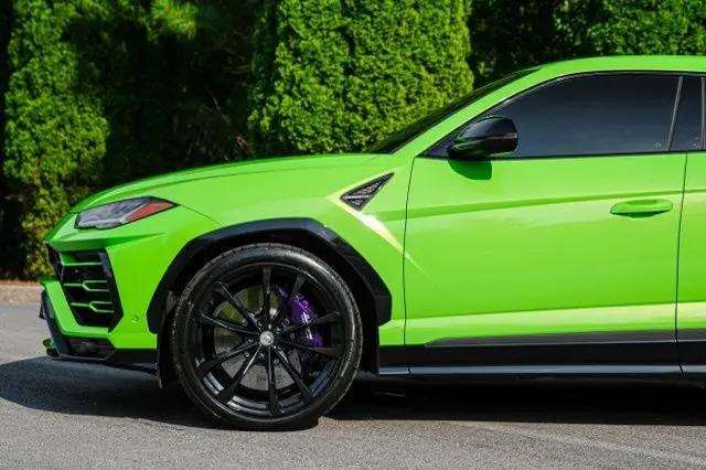 2021 Lamborghini Urus Standard