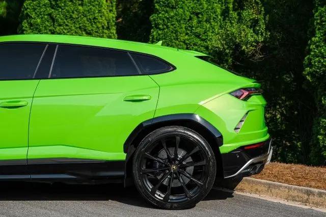 2021 Lamborghini Urus Standard