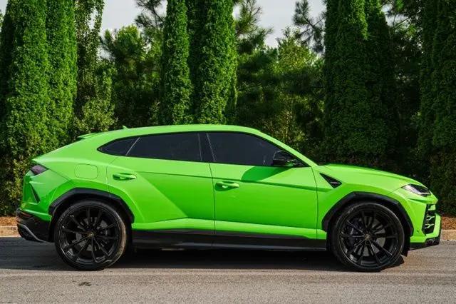 2021 Lamborghini Urus Standard