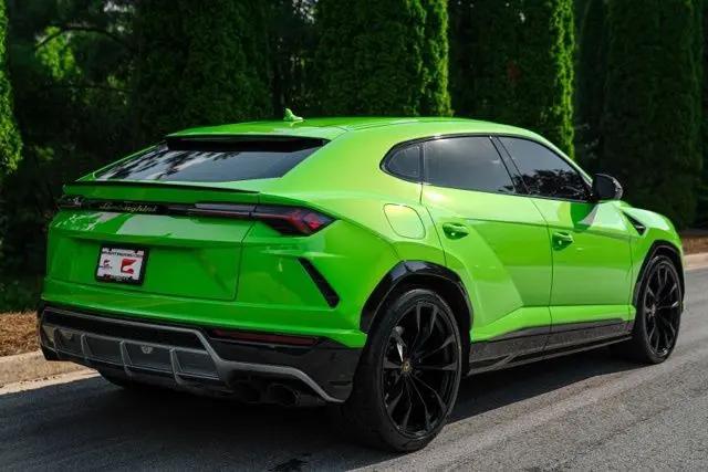 2021 Lamborghini Urus Standard