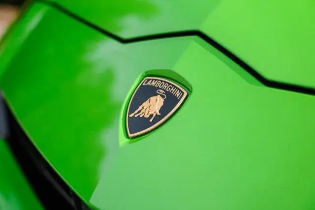 2021 Lamborghini Urus Standard