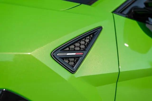 2021 Lamborghini Urus Standard