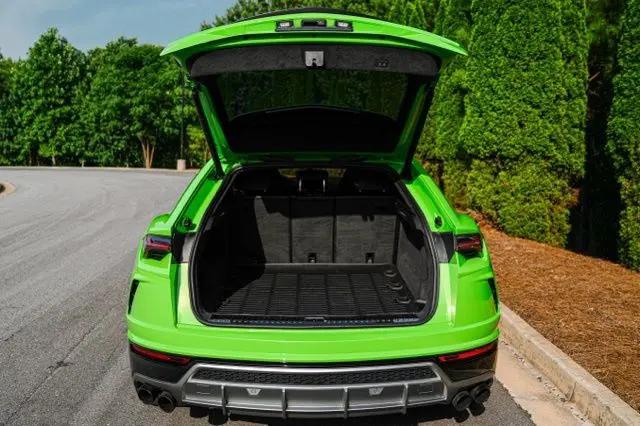 2021 Lamborghini Urus Standard