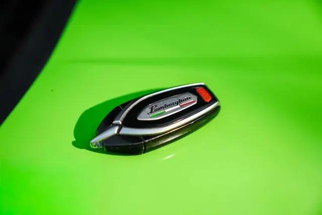 2021 Lamborghini Urus Standard