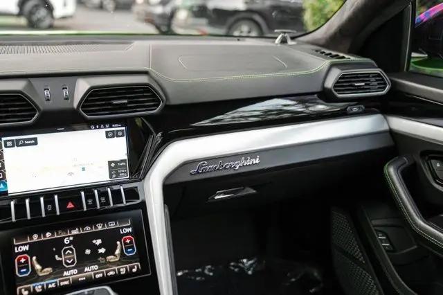 2021 Lamborghini Urus Standard