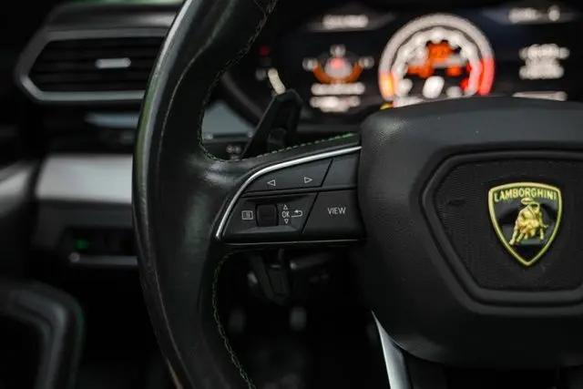 2021 Lamborghini Urus Standard