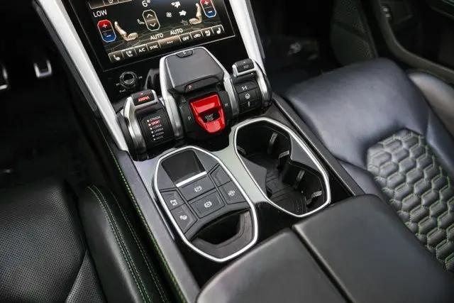 2021 Lamborghini Urus Standard