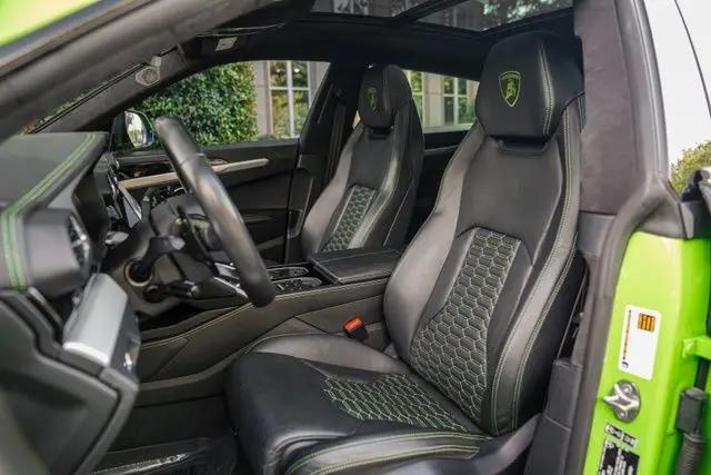 2021 Lamborghini Urus Standard