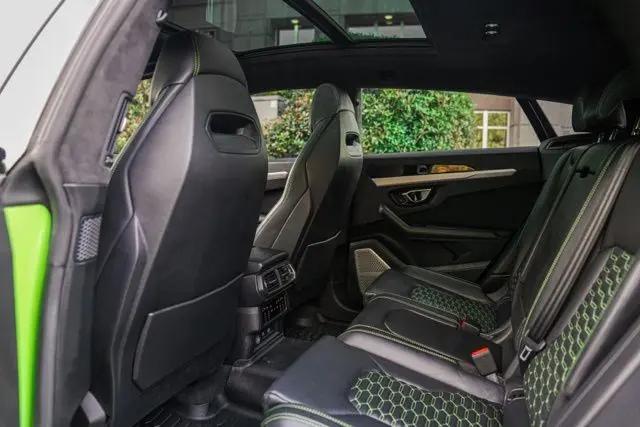 2021 Lamborghini Urus Standard