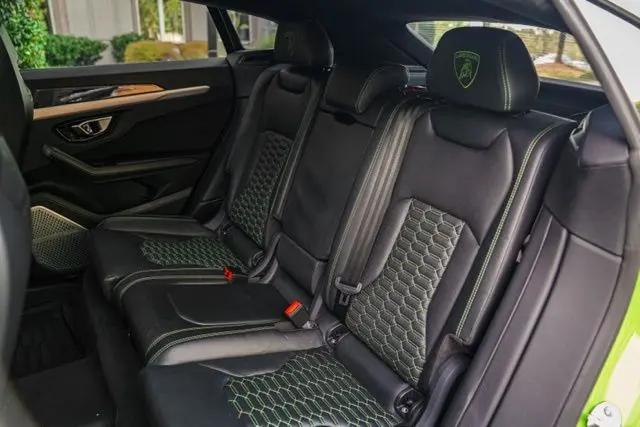 2021 Lamborghini Urus Standard