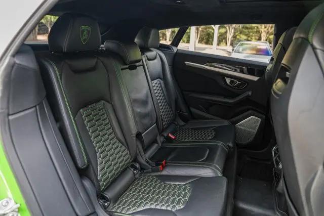 2021 Lamborghini Urus Standard