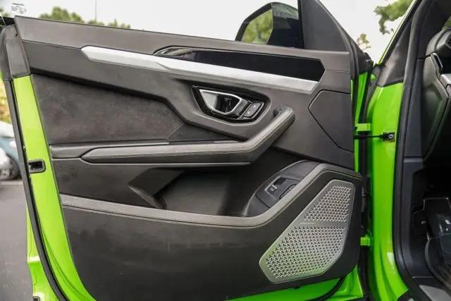 2021 Lamborghini Urus Standard