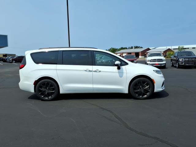 2023 Chrysler Pacifica Touring L AWD