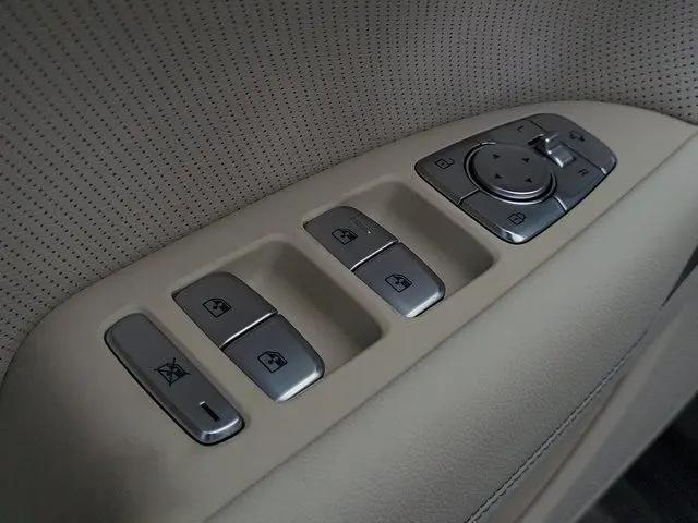 2026 Genesis G70 2.5T RWD Prestige